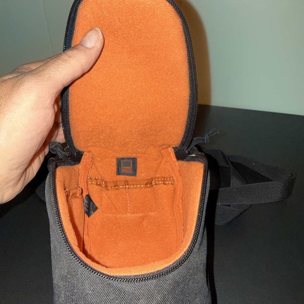 Lowepro Camera Case - Picture 2 of 4